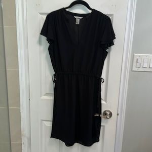 SOLD 😍😍😍 Black capped sleeve dress